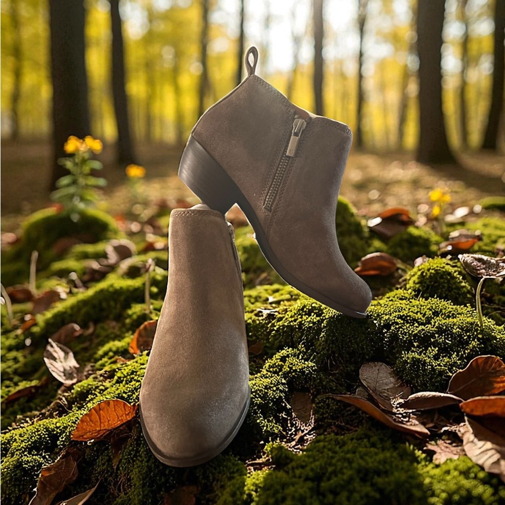 NEW: 6W  Basel Carafe oil suade Ankle Boots